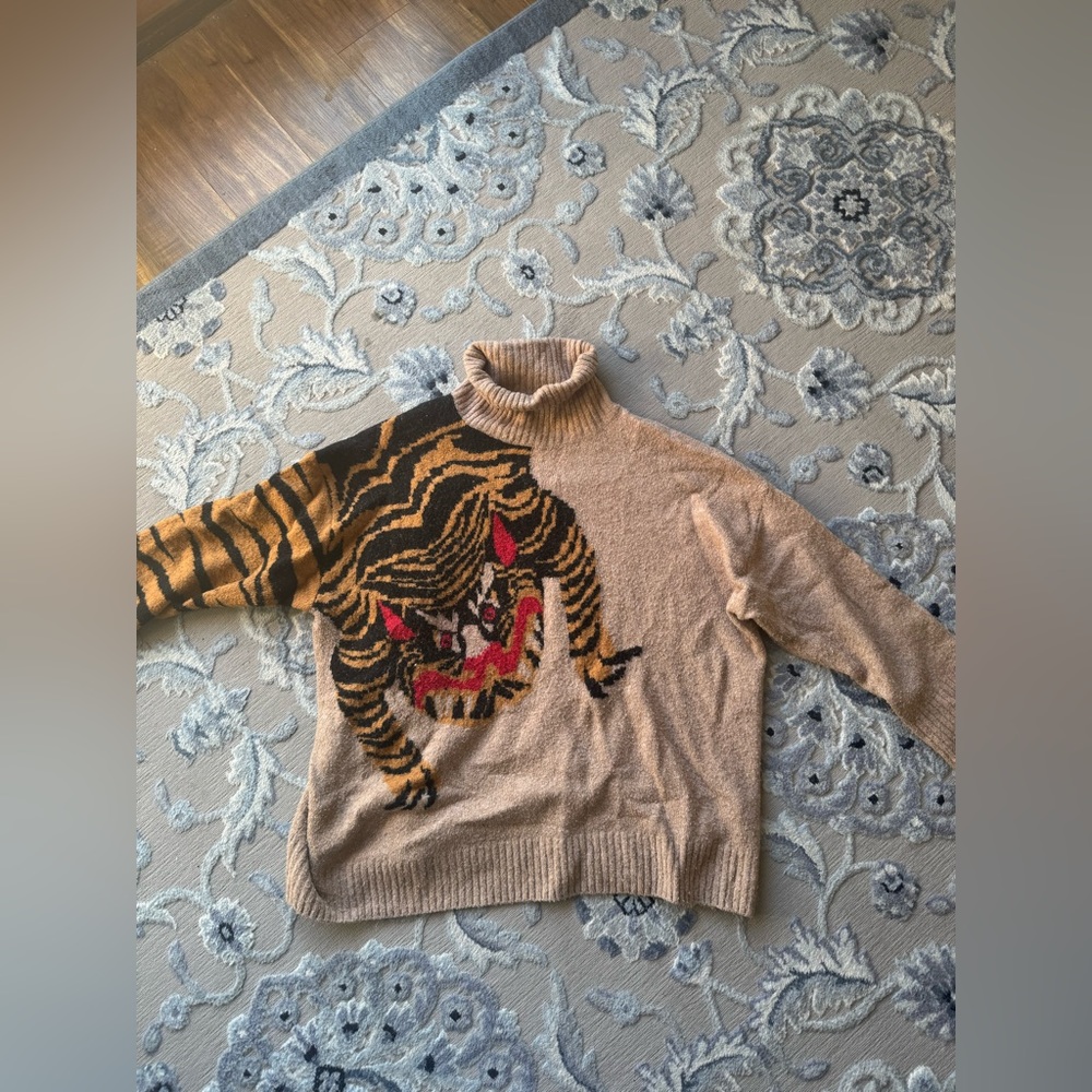 H&M Tiger Sweater
